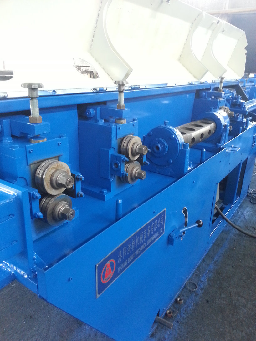 High speed straightening machine